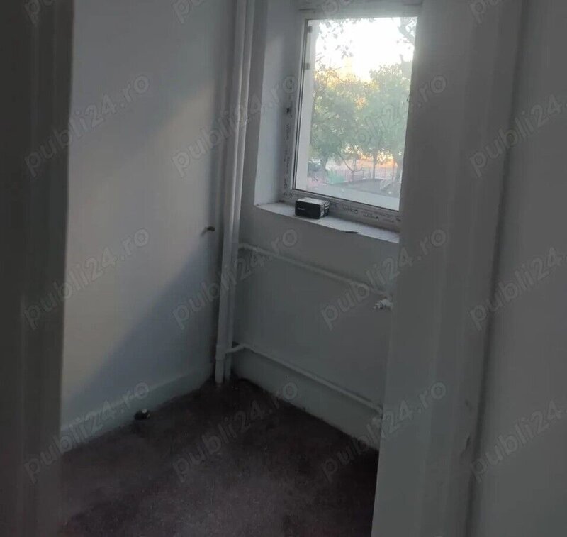 Titan, Minis vanzare garsoniera,